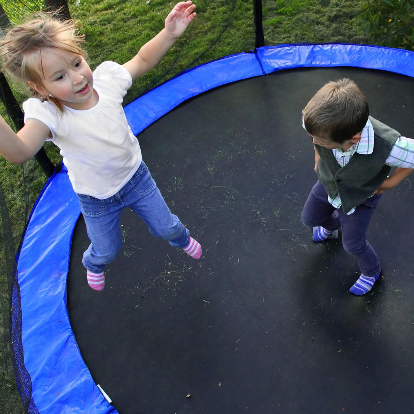 وسادات حماية للترامبولين مقاوم - مراجعة Kids Outdoor Trampoline وسعره
